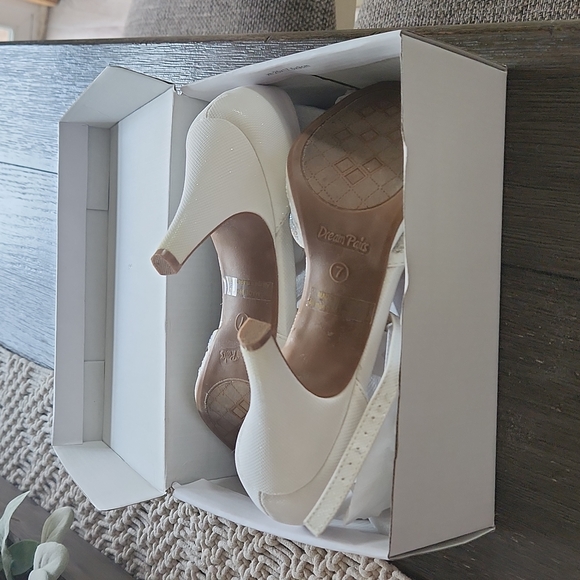 *Dream Pairs Amore Pumps- 7 - Picture 8 of 12